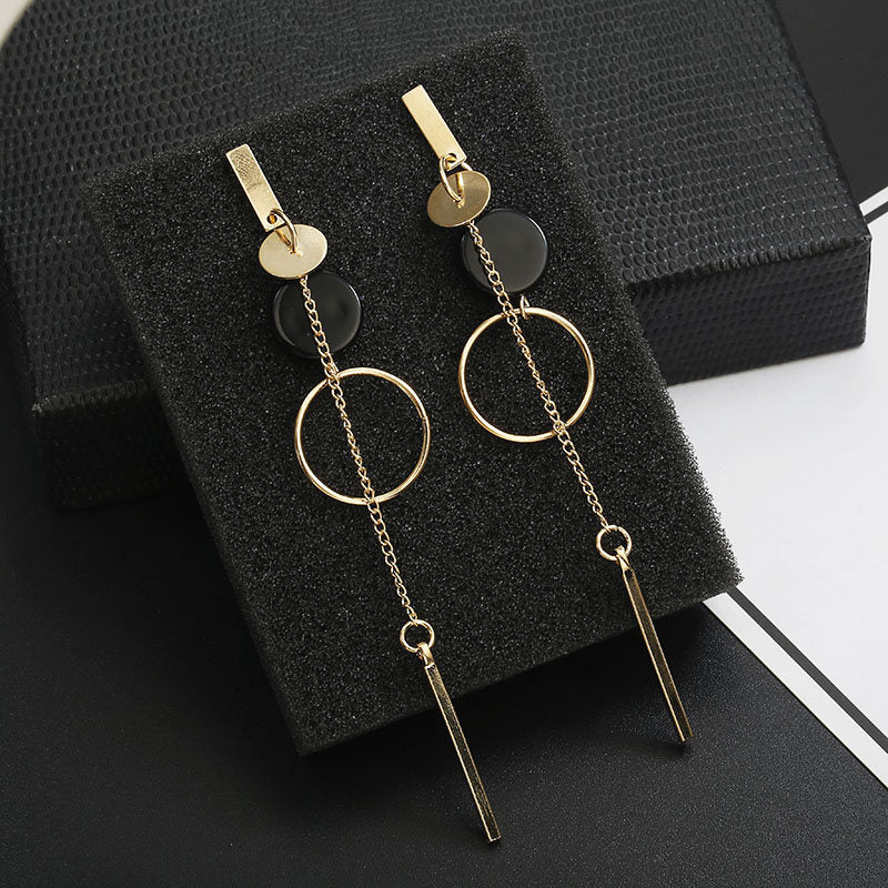 Long Slope Geometric circle earrings - The MAYZ