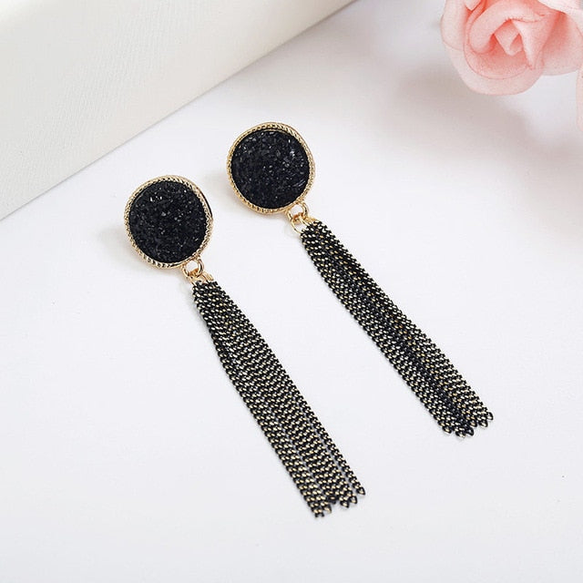 Long Slope Geometric circle earrings - The MAYZ